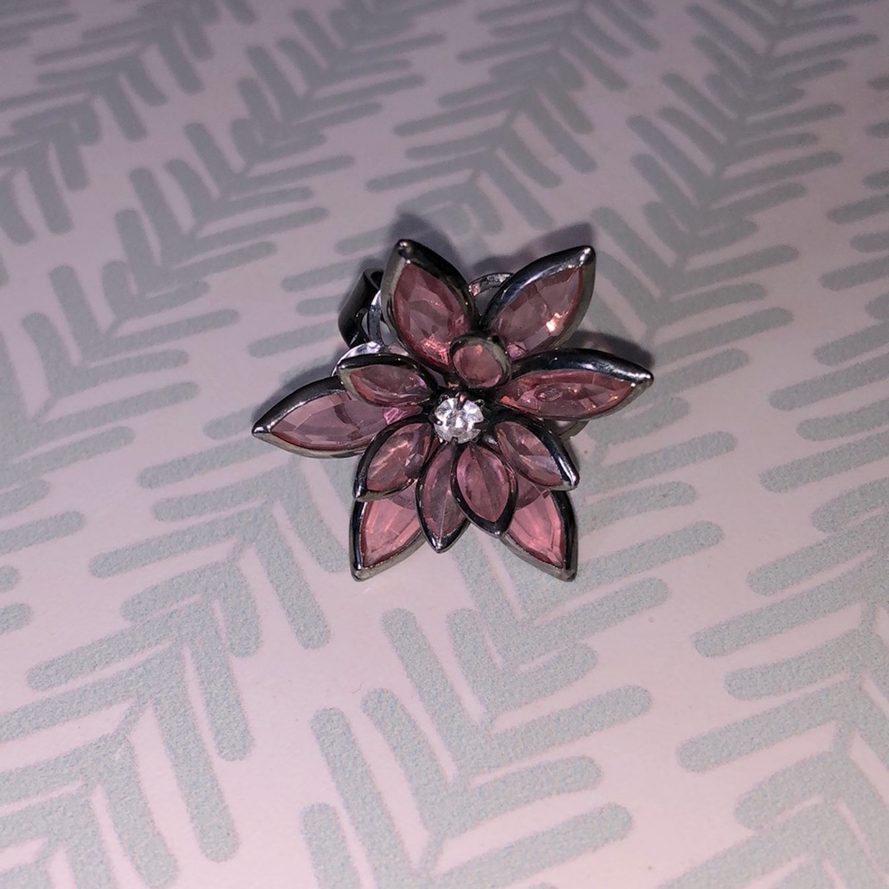 Pier 1 Glass Beaded Flower Ring NWOT